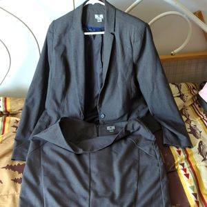 Worthington business suit